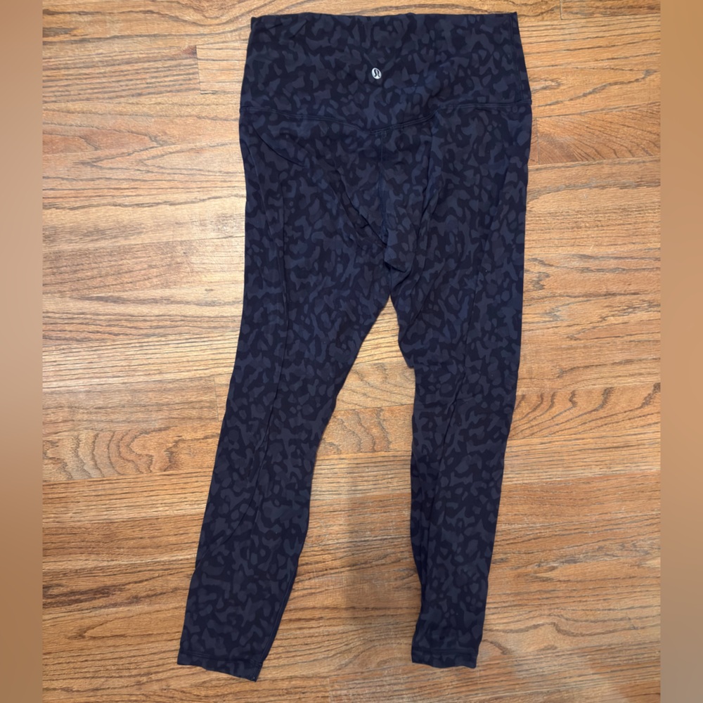 Lululemon animal print capri pant